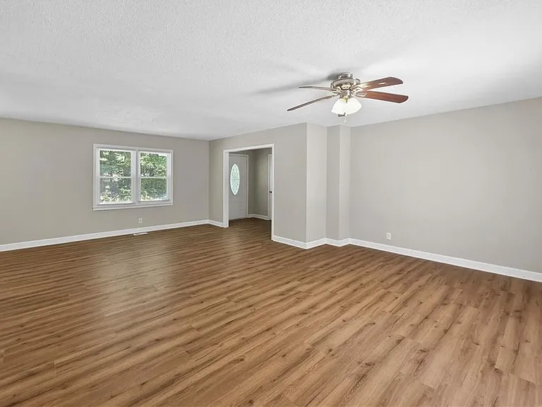 5949 James Rd — Photo 17