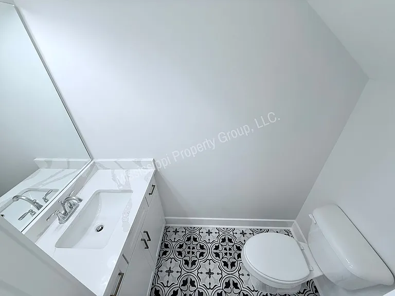 613 Miramar Ln — Photo 8