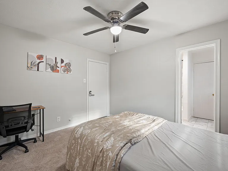 Phoebe Ln — Photo 2