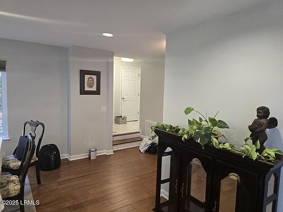 4th image of 14 Spring Knob Cir