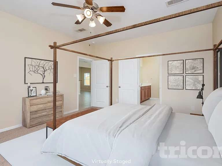 301 Summer Horse Dr — Photo 7