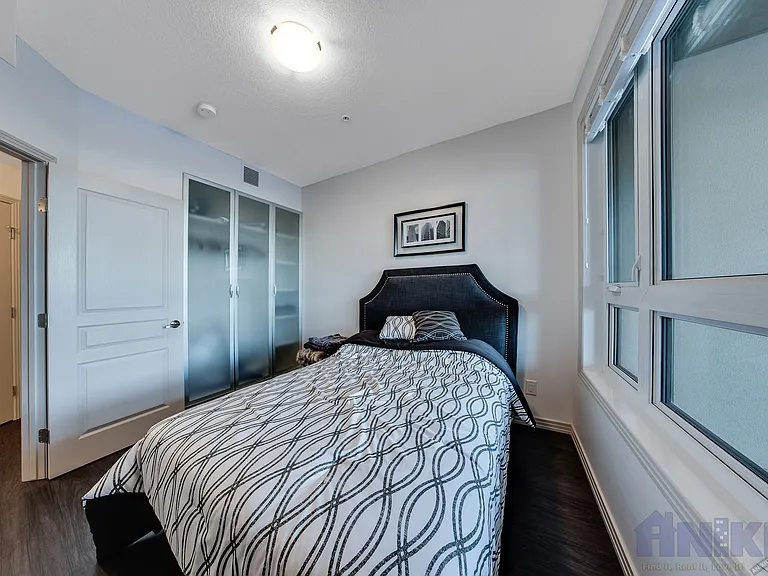 223 Evergreen Sq #212 — Photo 14