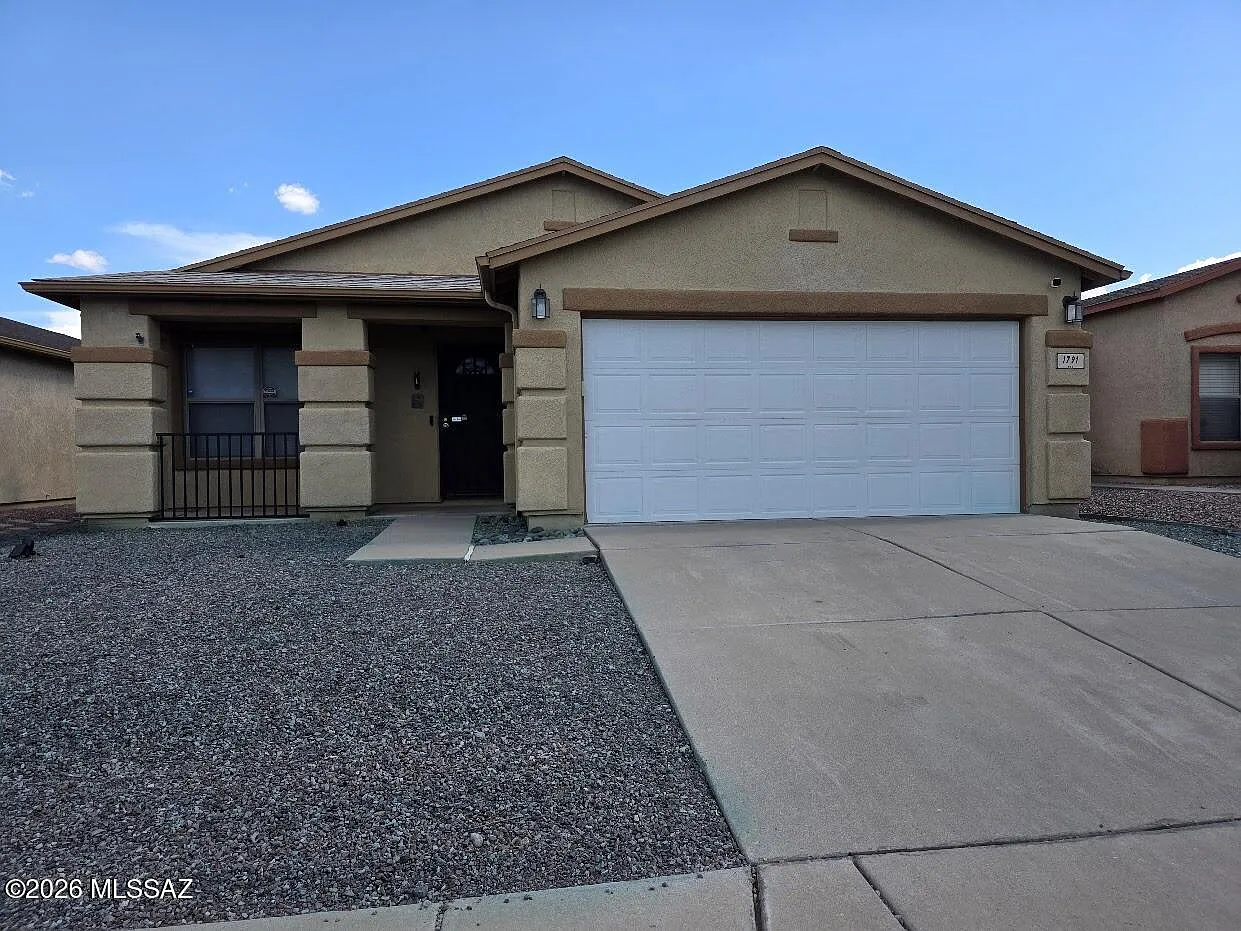 3 bed, 2.0 bath, 1757 sqft, $1,850 — Photo 1