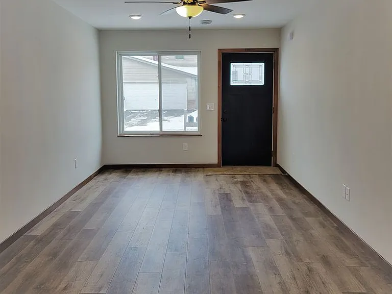 420 Sierra Pl — Photo 4