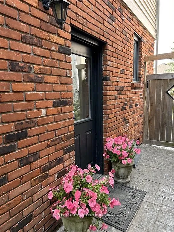 2 bed, $1,899 — Photo 2