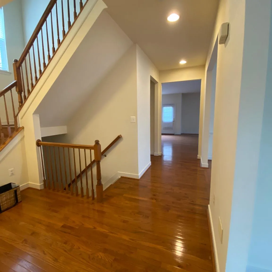 4 bed, 3.5 bath, 3316 sqft, $3,500 — Photo 4