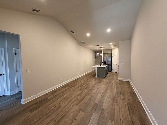 2nd image of 416 W Stonehaus Xing