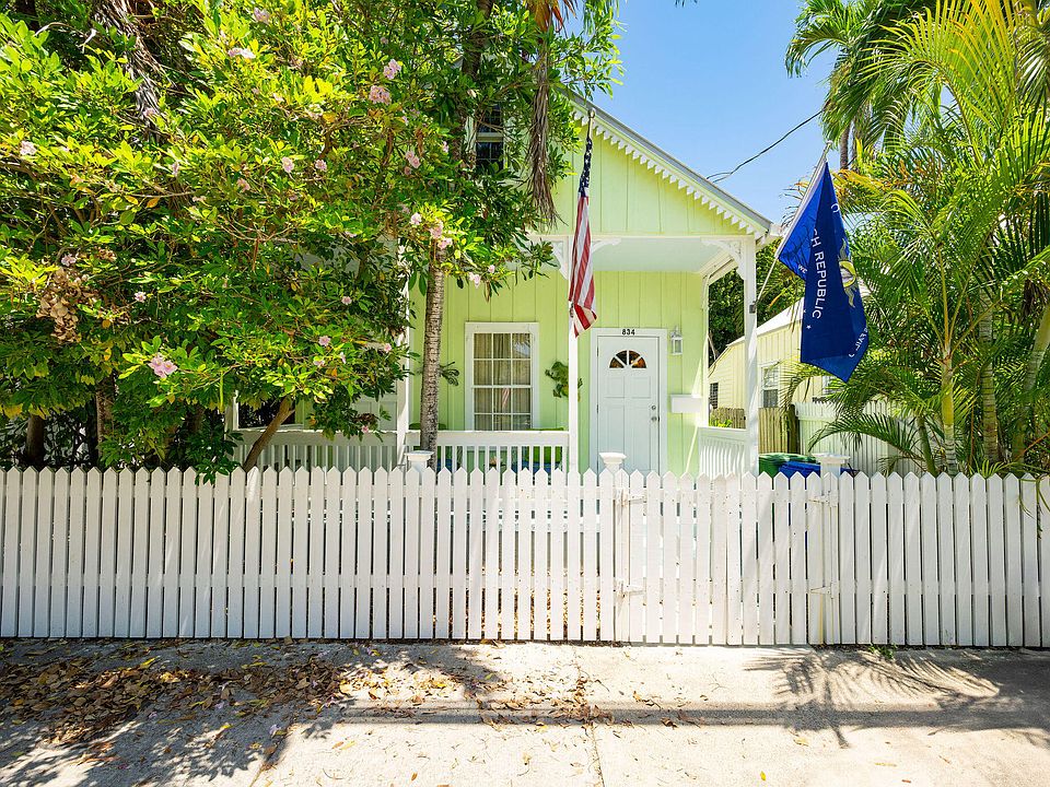 1st image of 834 Olivia St