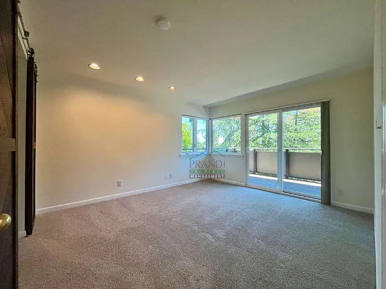 137 Pixley Ave — Photo 9
