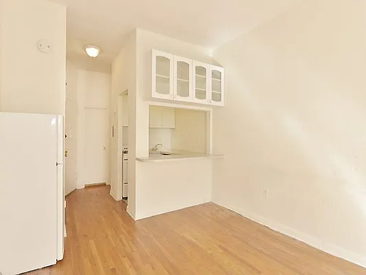 Rented by Cooper & Cooper Real Estate | media 25