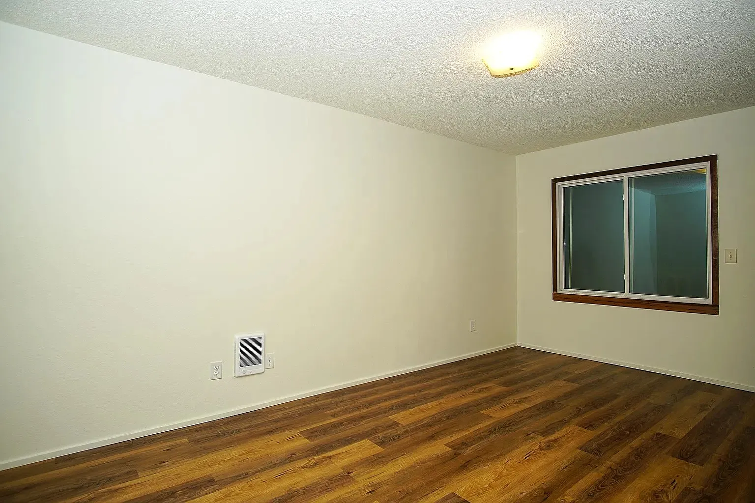 2513 N Rosa Parks Way - 2 — Photo 2