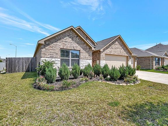 3rd image of 505 High Holly Cir