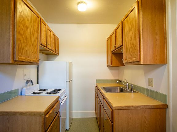 5th image of 1634 NE 41st Ave APT 16