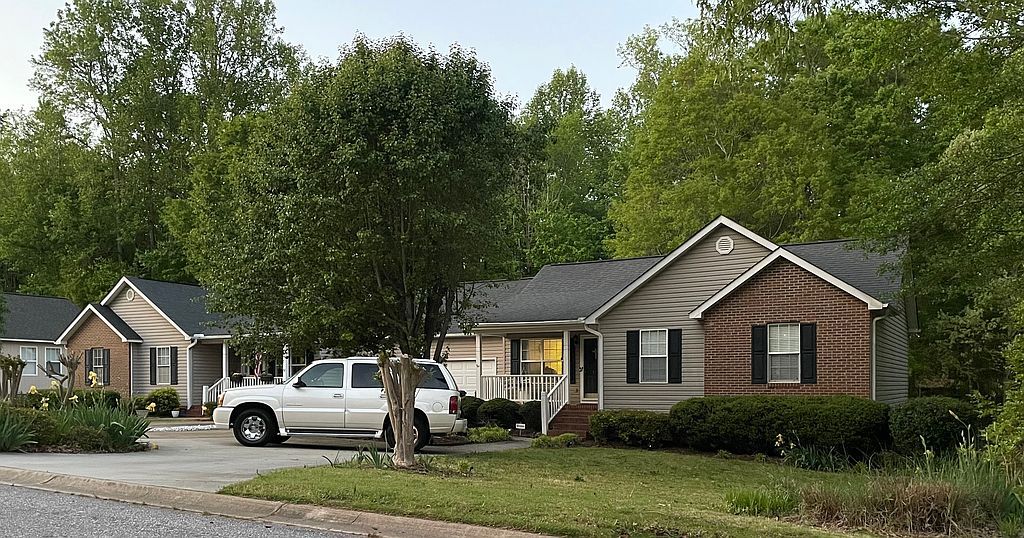 154 Ashton Ln - Property Image