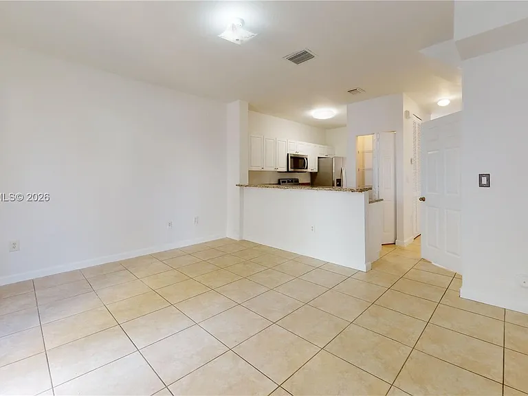 2929 SE 2nd St #7 — Photo 12