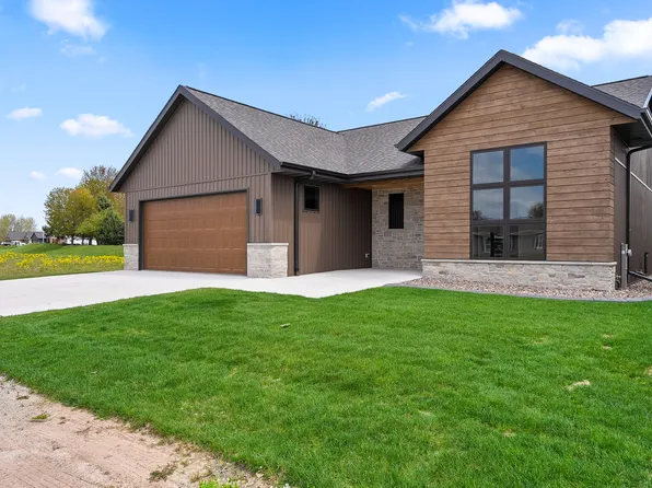 436 Riverview Ridge Pl, Combined Locks, WI 54113