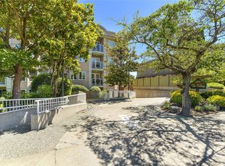 1519 Hillside Ave #408, Victoria, BC V8T2C1