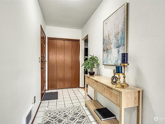 4th image of 3911 Wetmore Avenue #B2