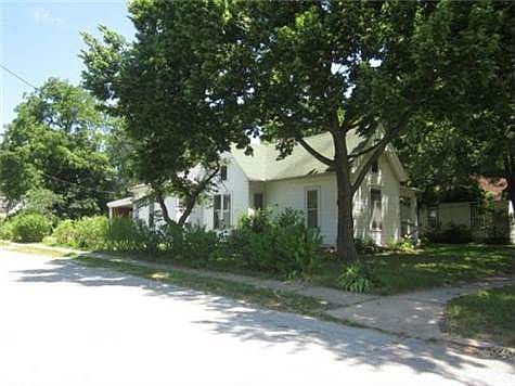 2nd image of 701 W Clay Ave