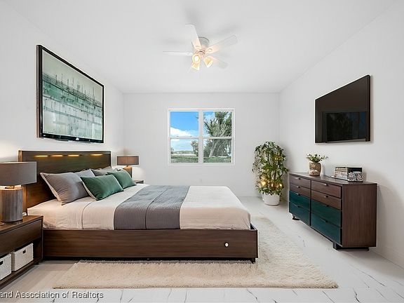3rd image of 124 Magnolia Manor Ln
