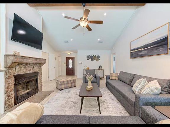 3rd image of 9126 Benwick St