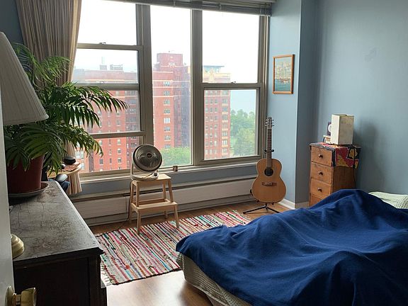 3rd image of 5401 S Hyde Park Blvd APT 1205