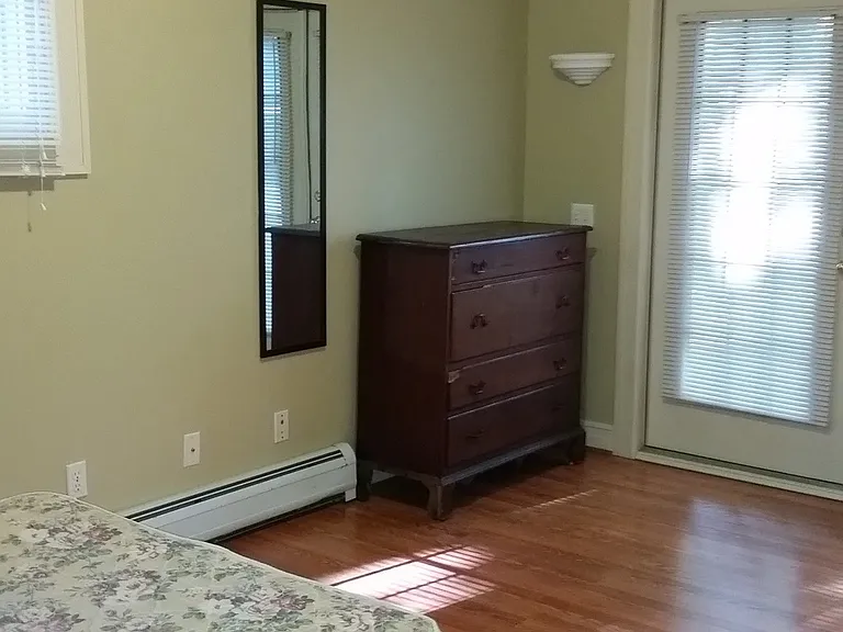 119 Ferris Pl — Photo 15