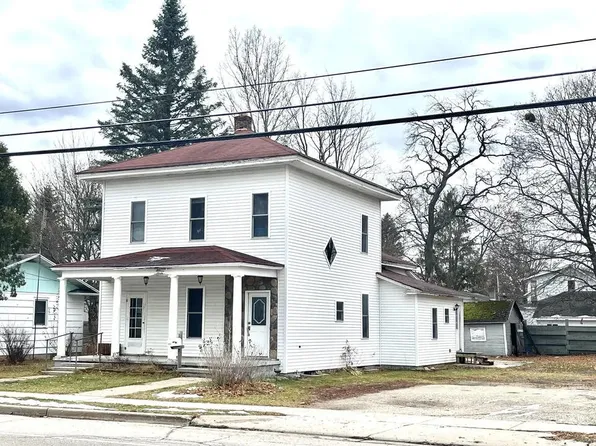 305 Maple St, Grayling, MI 49738