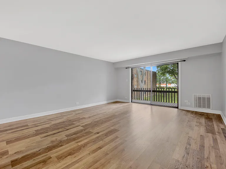 1100 E Randville Dr #211 — Photo 5