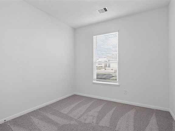 5th image of 822 Mustang Ridge Ter