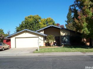 8949 Sierra St, Elk Grove, CA 95624