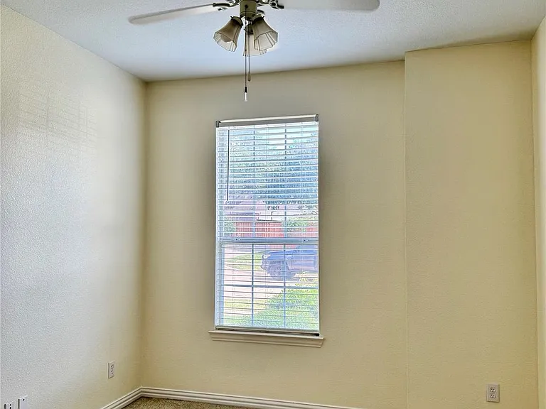 644 Forest Hill Dr — Photo 5