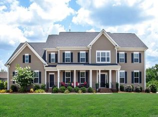 209 Sugarplum Ct, Matthews, NC 28104