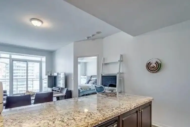 21 Grand Magazine St #1207 — Photo 2