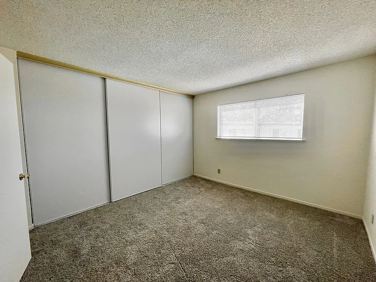 Arden Oaks Apartments — Photo 24