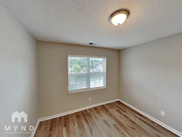 219 Chattaroy Dr — Photo 19