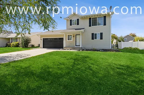770 SE Harper Dr Photo 1