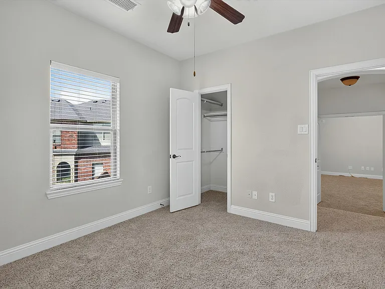 4635 Saginaw Ct — Photo 33