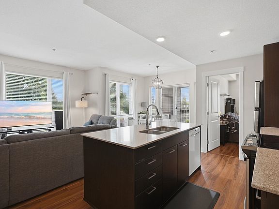 3rd image of 13339 102a Ave #304