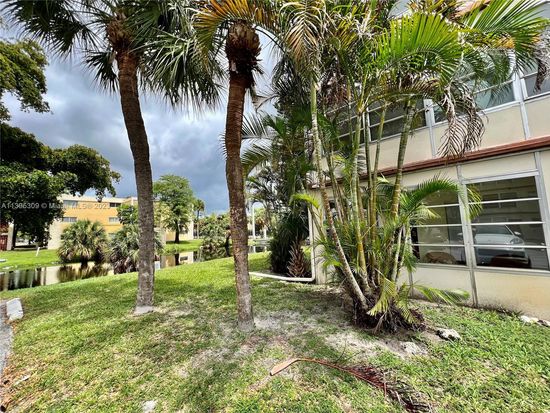 4046 NW 19th St #106, Lauderhill, FL 33313