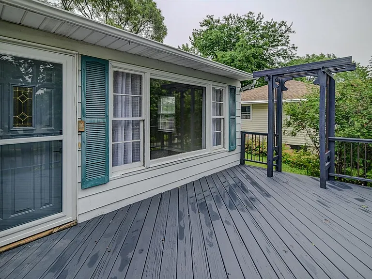 10 Bradford Ln — Photo 4