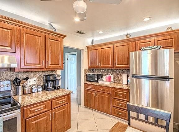 4th image of 606 Hummingbird Lane #606