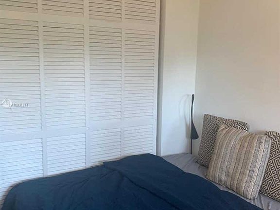 5th image of 900 Euclid Ave APT 17
