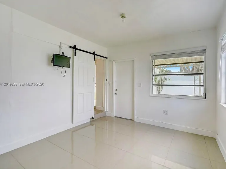 9994 SW 39th Ter — Photo 13