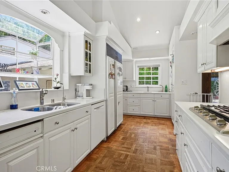 18000 Karen Dr — Photo 16
