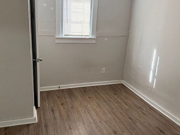 4th image of 3201 Perth St