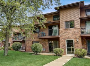 8540 W Waterford Ave APT 3, Greenfield, WI 53228