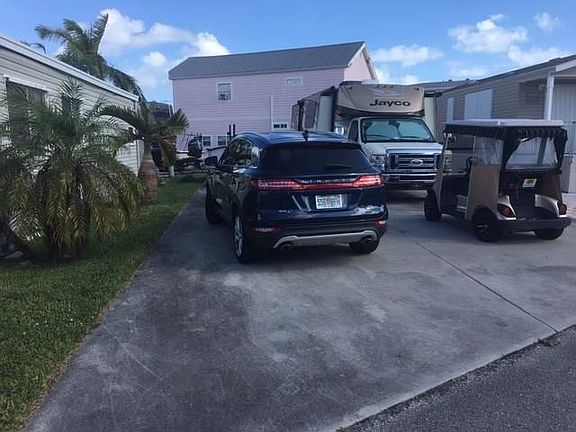 3rd image of 325 Nettles Blvd