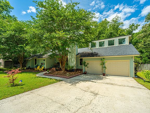 5th image of 533 King Charles Cir