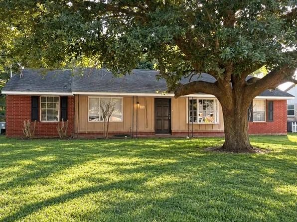 7116 Richmond Dr, Biloxi, MS 39532